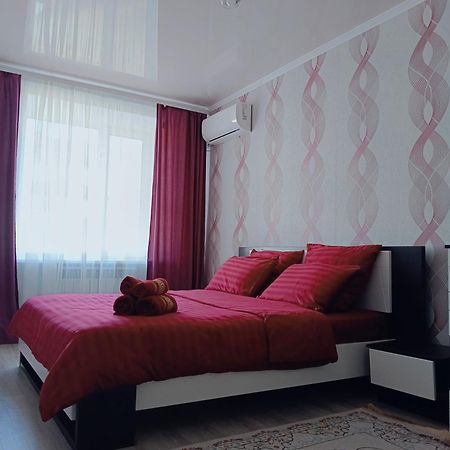 Отличная Двухкомнатная Квартира-Студия 70Кв Uralsk Exterior foto