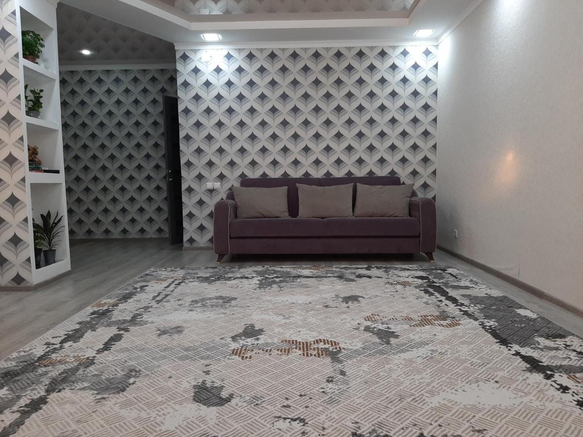 Отличная Двухкомнатная Квартира-Студия 70Кв Uralsk Exterior foto