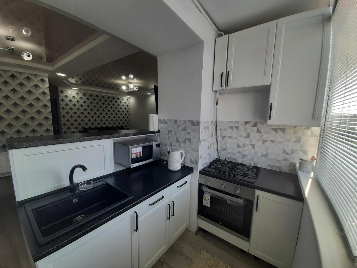 Отличная Двухкомнатная Квартира-Студия 70Кв Uralsk Exterior foto