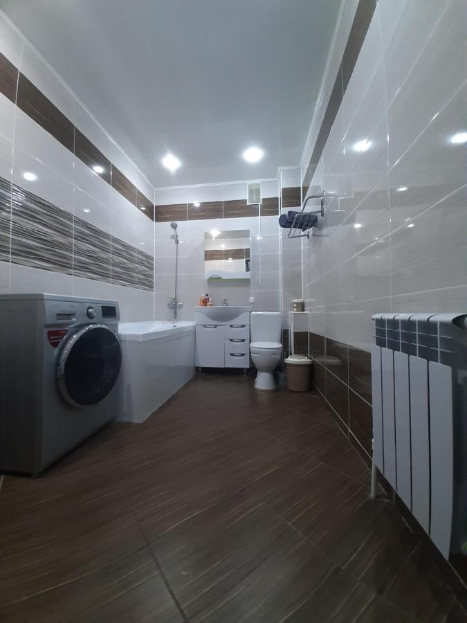 Отличная Двухкомнатная Квартира-Студия 70Кв Uralsk Exterior foto